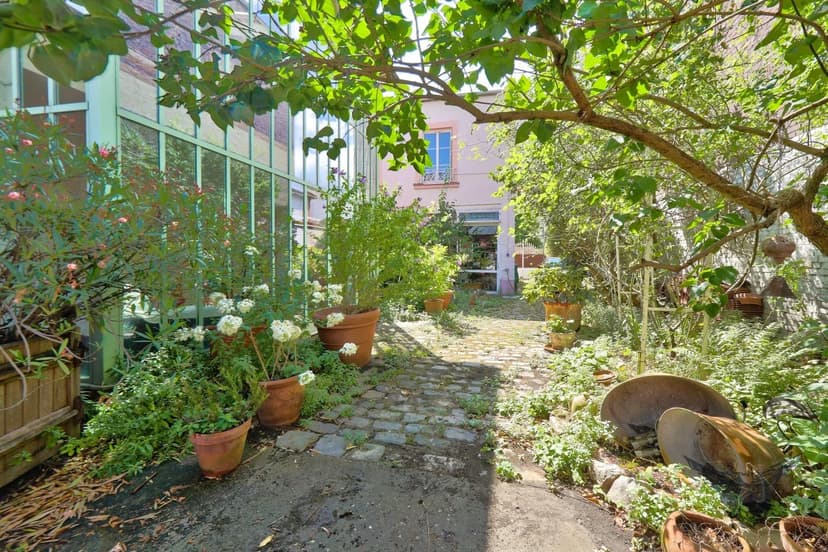 Maire d'Ivry-Sur-Seine - House 11 rooms 366 m2