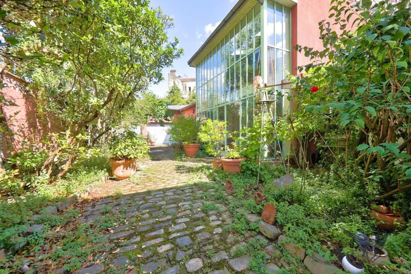 Maire d'Ivry-Sur-Seine - House 11 rooms 366 m2