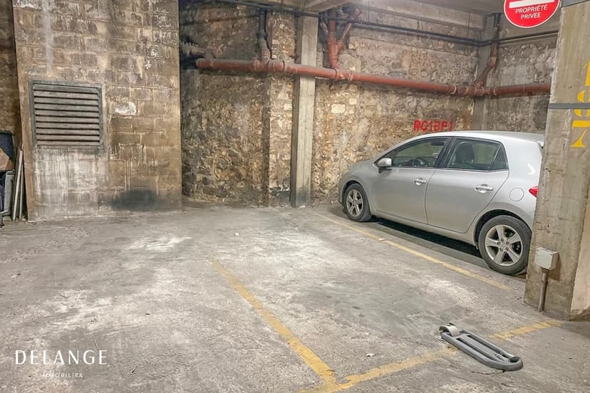 Cadet - Place de Parking 13 m²