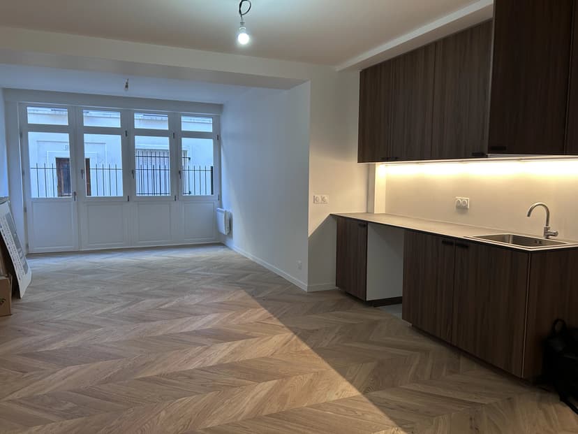 Paris XVIIIᵉ – Appartement 2 pièces 55 m²