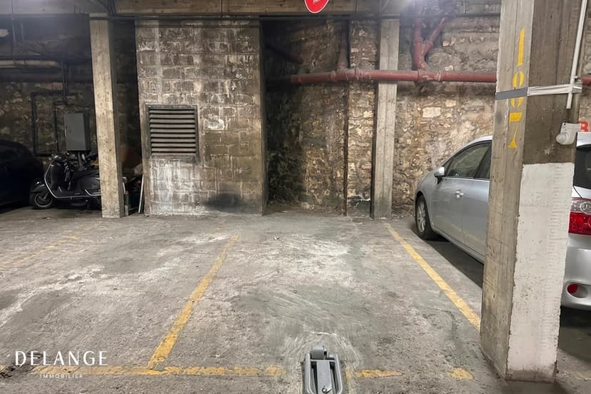 Cadet - Place de Parking 13 m²
