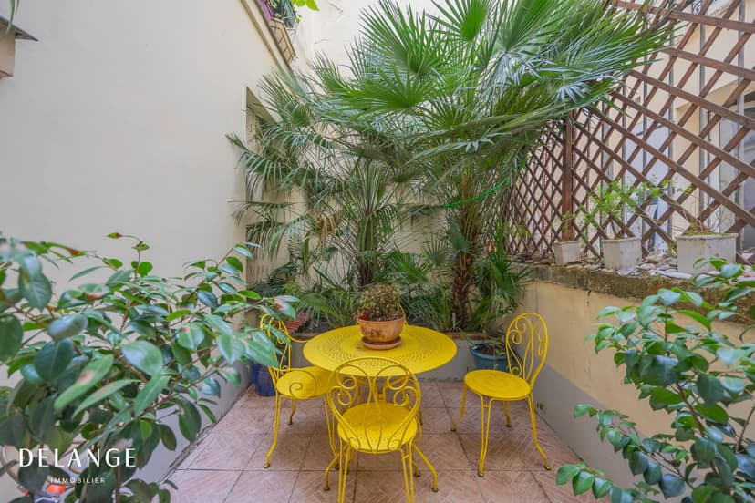 33m2 - Chateau Rouge - Studio